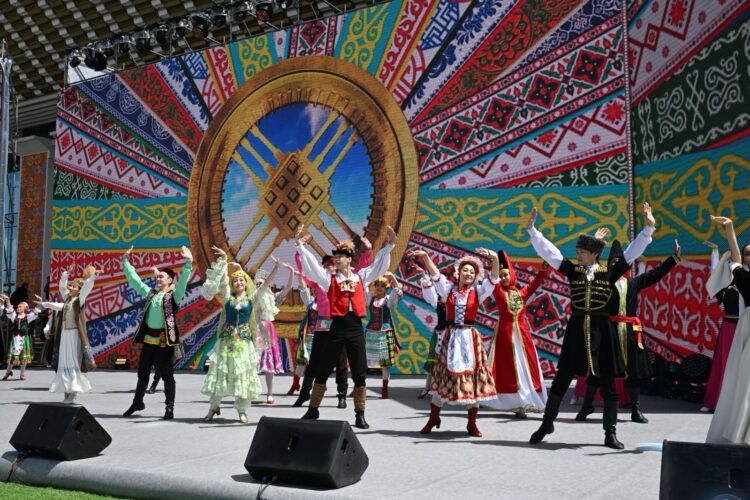 알마티, ‘카자흐스탄 국민 통합의 날’ 기념 대행사 개최