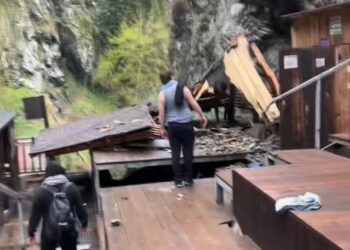 알마티 알마-아라산 계곡 낙석, 온천 시설 붕괴