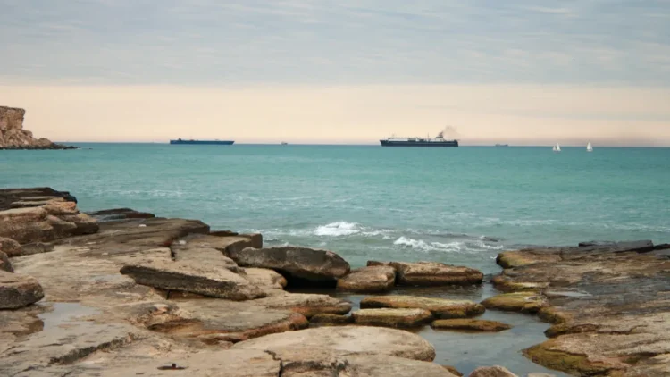 카스피해, 대규모 기름 오염 확인…환경 문제 심화