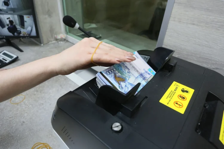 카자흐스탄, 외환 환전 거부 시 대응 방법 발표