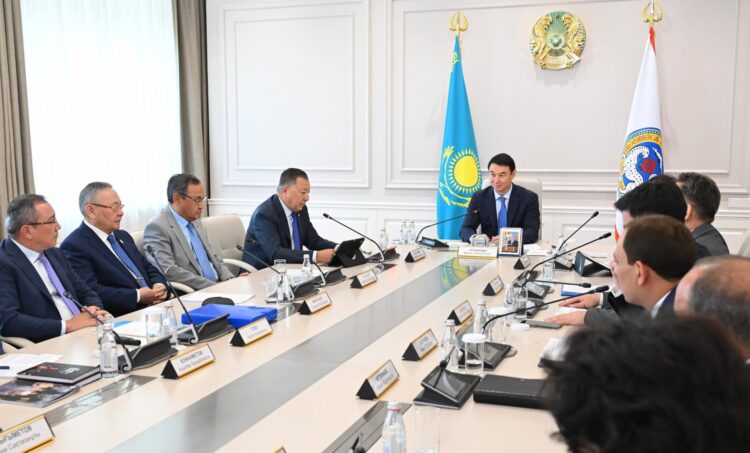 알마티 시장, 대학 총장단과 새 학년도 우선 과제 논의