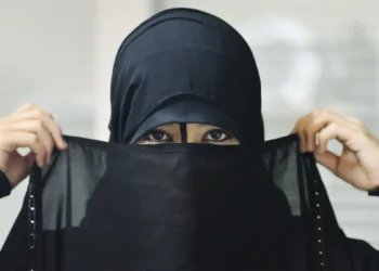 카자흐스탄, 공공장소에서 얼굴 가리는 복장 착용 금지 법안 시행