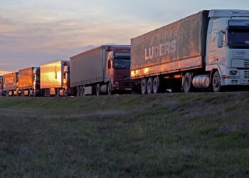 카자흐스탄-러시아 국경 물류 혼란 장기화… 통관 지연에 운송비 25% 상승