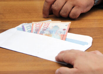 카자흐스탄, 다시 늘어나는 ‘봉투 월급’… 비공식 급여 관행 재확산 우려