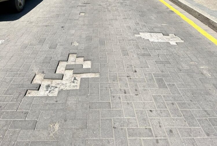 알마티 보도블록 교체 공사 또다시 논란… 품질 문제와 불법 매매 의혹 제기