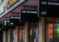 카자흐스탄, 거리 환율 표시판 전면 철거