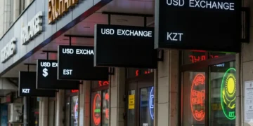 카자흐스탄, 거리 환율 표시판 전면 철거
