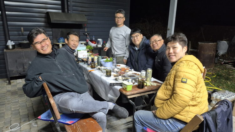 📌 [포토단신] 천산 자락에서 쉼을 찾는 사람들, 천산산악회 10월 월례회 개최