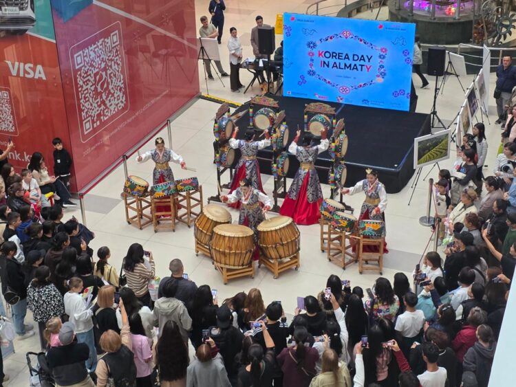 알마티 시민들, ‘한국문화의 날’에서 한국의 매력에 빠지다