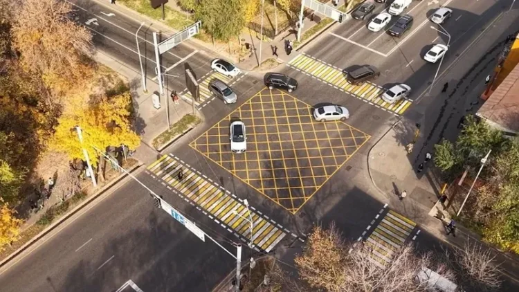 알마티, ‘와플형 도로 표시’ 위반 시 운전자 과태료 부과