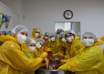 한-카 대표음식, 베쉬바르막과 김치를 함께 먹으면?