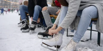 알마티, 무료 아이스링크 11곳 개장…겨울철 시민 휴식 공간 확대