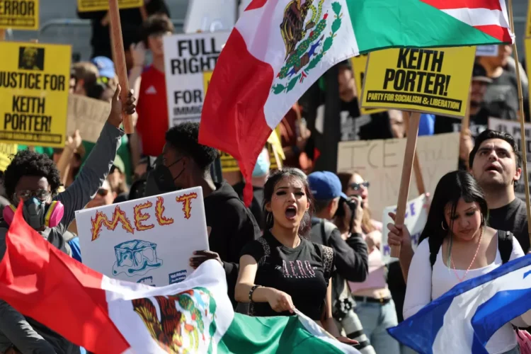 미국 전역에서 ICE 폭력 중단 요구 시위 확산