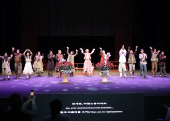 아스타나서 열린 국제 합작 연극 ‘파리의 두 여인’