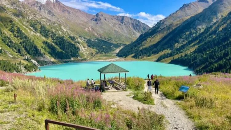 빅 알마티 호수, 6억6,500만 텡게 투입해 보행자 전용 관광 산책로 조성