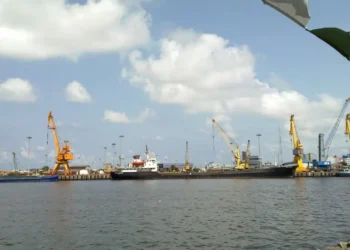 이란 카스피해 최대 항구 벤데르-엔젤리, 미사일 공격 피해