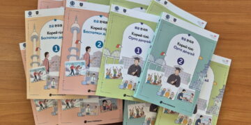 알-파라비 카자흐국립대, ‘카자흐어판 한국어 교재’ 첫 출간… KF 장학금 수여식도 열려