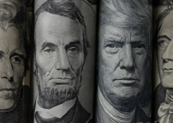 미국 현직 대통령 서명, 종이 지폐에 사상 최초로 새겨진다… 165년 전통 마감