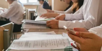 학생 ‘경찰 정보원’ 활용 제안에 논란… “청소년 역할 훼손” 우려