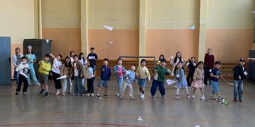 창공을 가르는 동심… 알마티토요한글학교, ‘제1회 종이비행기 날리기 대회’ 개최