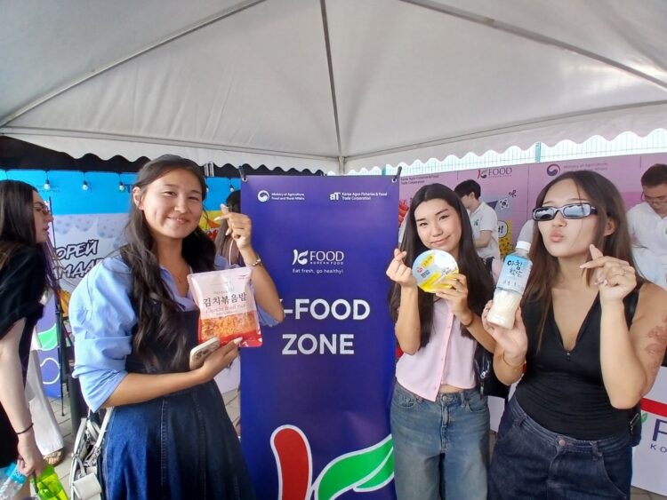 K-푸드 인기 잇는 K-쌀가공식품…카자흐스탄서 떡볶이·냉동김밥 ‘호응’