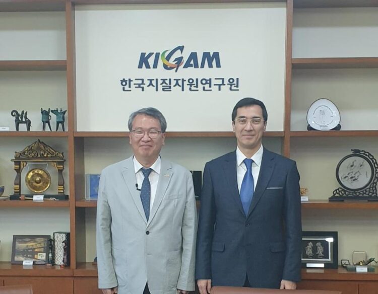 한국-카자흐스탄, 희토류 협력 확대…지질탐사·공급망 구축·공동연구 강화