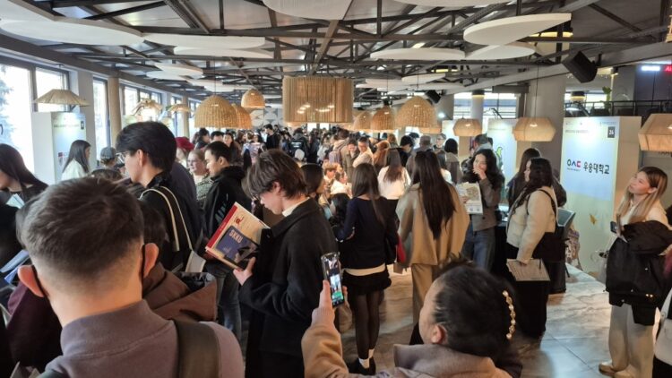 한국 유학 꿈, 알마티서 진학 계획으로…한국유학박람회 개최